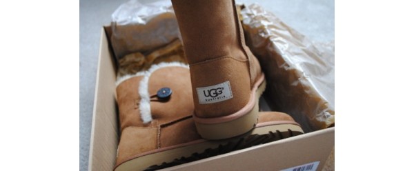Топ-5 моделей UGG для межсезонья: стиль и комфорт в любую погоду  